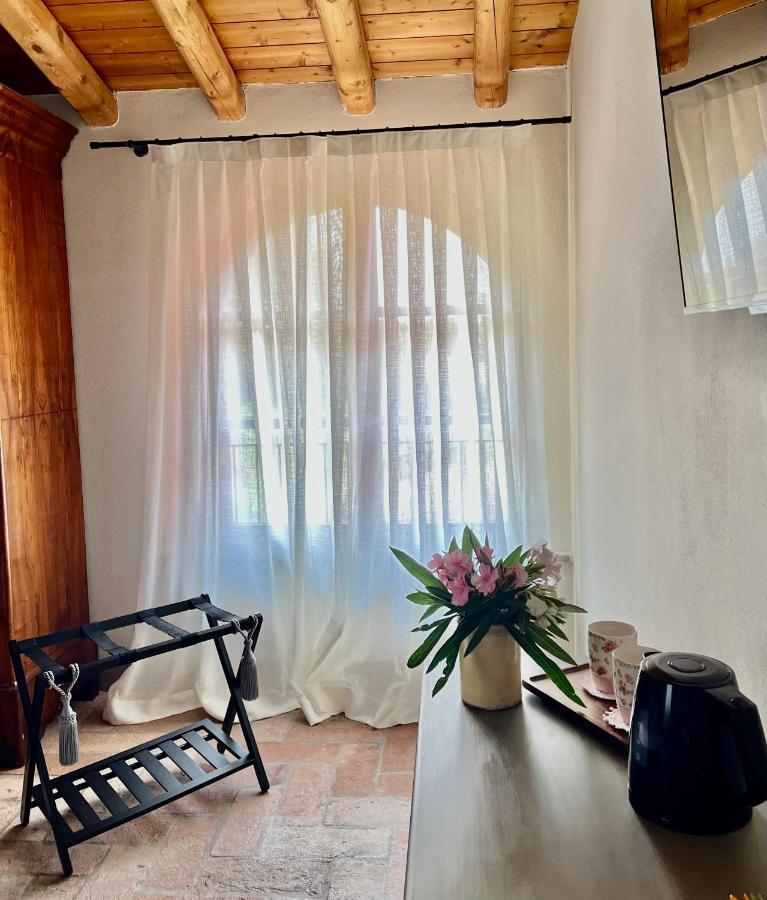 Le Mansarine Charme B&B Castellaro  エクステリア 写真